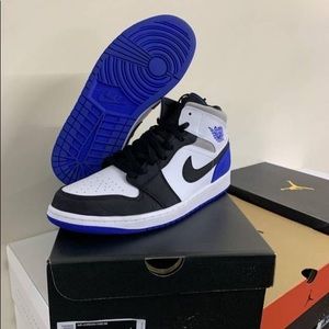AIR JORDAN 1 MID SE 'ROYAL BLACK TOE'